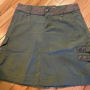 Salomon casual skirt sz 4 gently used